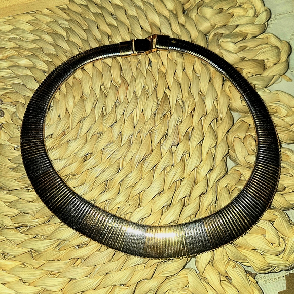 Elegant Gold and Black Choker Necklace - Picture 3 of 3